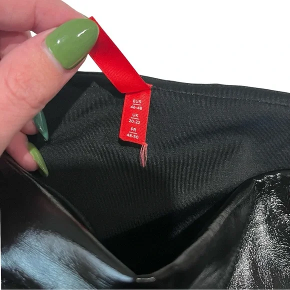 SPANXshape Faux Leather Patent Leggings - Picture 8 of 12